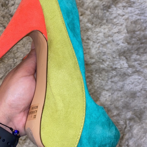 Color blocked Heels - Picture 8 of 9